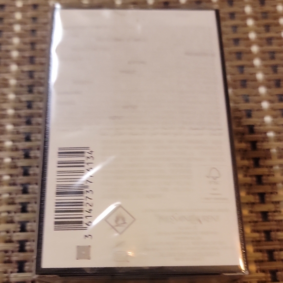 Yves Saint Laurent Libre Le Parfum Gold and Black - Picture 3 of 4